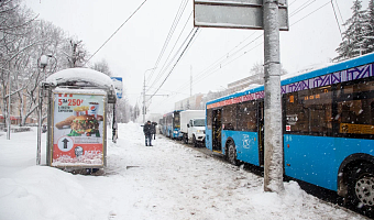 Общественный транспорт Тулы из-за снегопада перешел на работу по фактическому прибытию на остановки