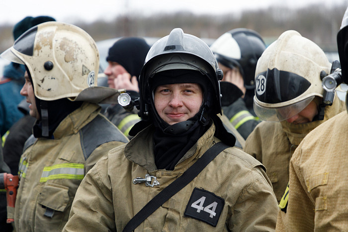 В Туле спасатель в полной экипировке поднялся на 25 этаж за три минуты и семь секунд В Туле спасатель в полной экипировке поднялся на 25 этаж за три минуты и семь секунд