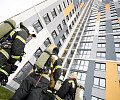 В Туле спасатель в полной экипировке поднялся на 25 этаж за три минуты и семь секунд В Туле спасатель в полной экипировке поднялся на 25 этаж за три минуты и семь секунд
