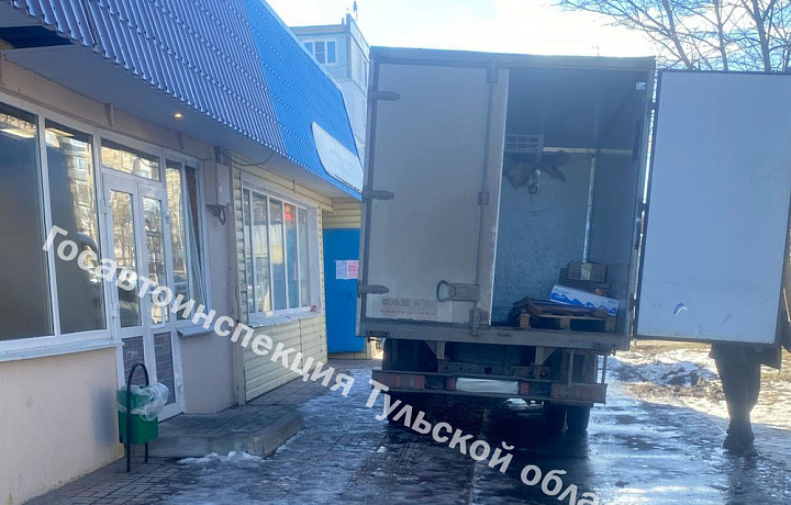 В Киреевске газелист сбил пожилую женщину при движении задним ходом В Киреевске газелист сбил пожилую женщину при движении задним ходом