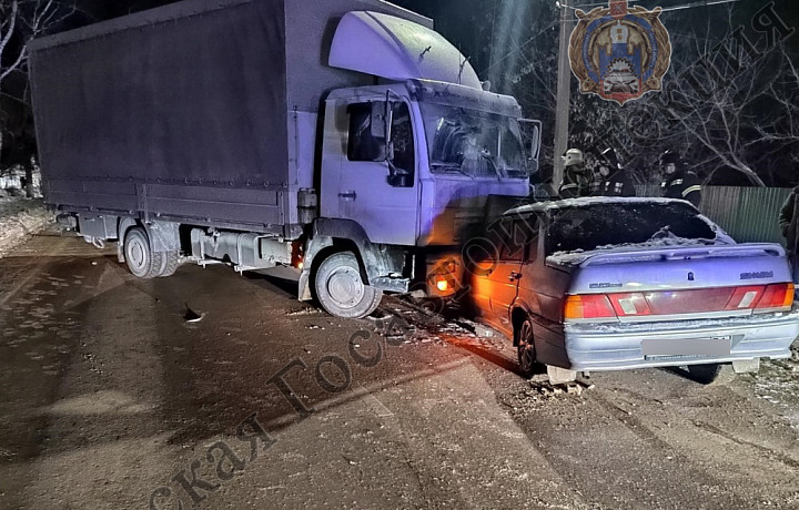 В Белеве нетрезвая водитель «ВАЗа» врезалась в грузовик MAN