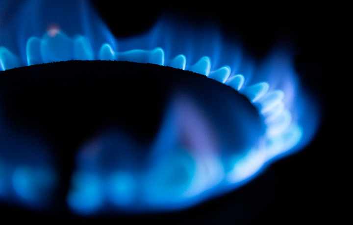 В России с 1 декабря вырастут тарифы на газ и электроэнергию