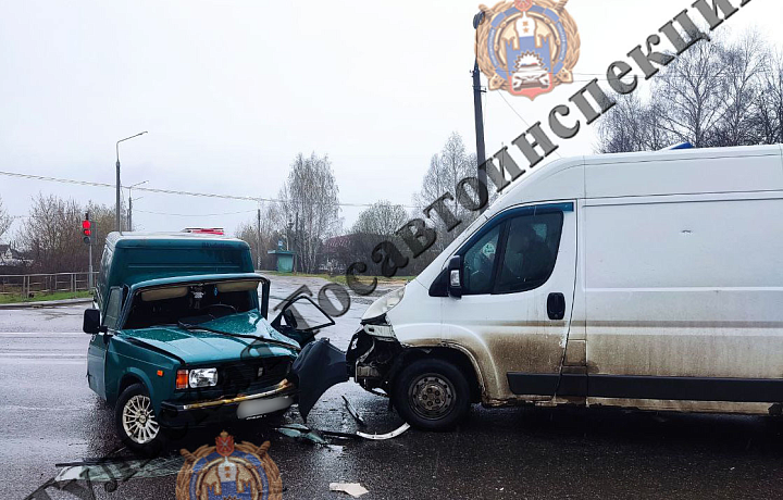 В Богородицком районе водитель Citroen врезался в «ИЖ»: пострадал один человек