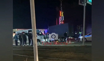 ﻿На улице Металлургов в Туле грузовик устроил тройное ДТП: два человека пострадали