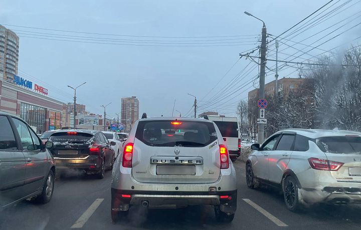Утром 6 декабря Тула встала в семибалльных автомобильных пробках Утром 6 декабря Тула встала в семибалльных автомобильных пробках
