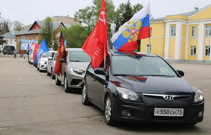 В преддверии Дня Победы в Плавске состоялся автопробег по местам воинской славы