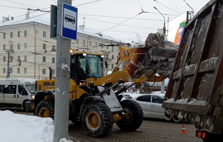 На уборку Тулы 5 декабря выйдут около 160 единиц техники и больше 320 рабочих На уборку Тулы 5 декабря выйдут около 160 единиц техники и больше 320 рабочих