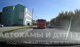 В Туле водитель «Камаза» чуть не устроил лобовое ДТП на «односторонке»