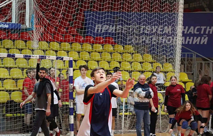 В Туле стартовал фестиваль студенческого волейбола