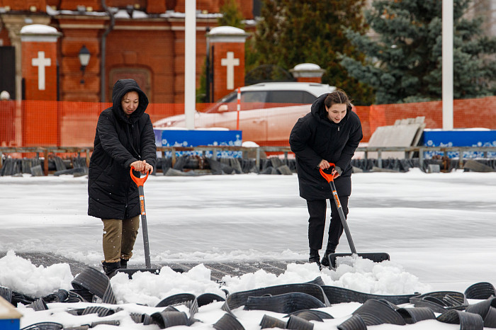 Улица полна снегожидкостей: фоторепортаж с затопленных дорог и тротуаров Тулы Улица полна снегожидкостей: фоторепортаж с затопленных дорог и тротуаров Тулы