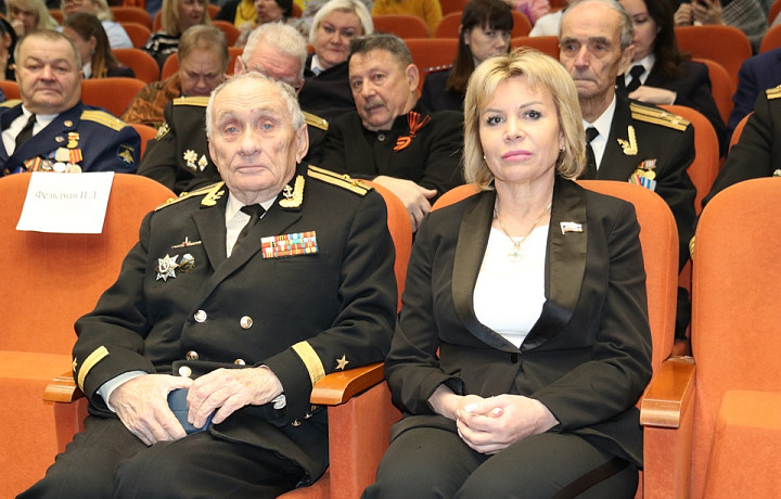 В Туле прошло торжественное собрание в честь 81-й годовщины обороны города