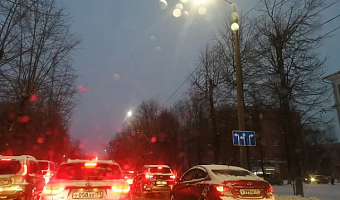 В администрации Тулы прокомментировали установку новых дорожных знаков на улице Кирова