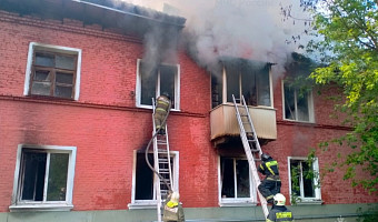 На пожаре в жилом доме в Донском эвакуировали 20 человек