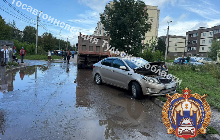 В Новомосковске задержали пьяного водителя, покинувшего место ДТП В Новомосковске задержали пьяного водителя, покинувшего место ДТП