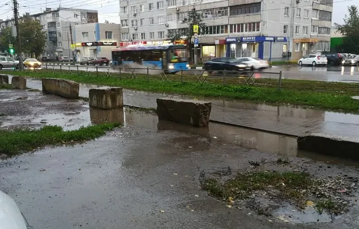 Туляки пожаловались на благоустройство парковочного кармана на улице Металлургов