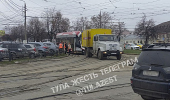Трамваи встали из-за поломки на улице Мосина в Туле