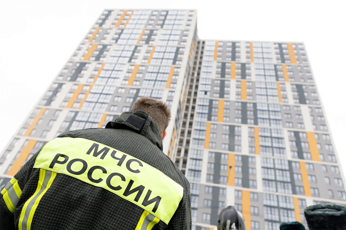 В Туле спасатель в полной экипировке поднялся на 25 этаж за три минуты и семь секунд В Туле спасатель в полной экипировке поднялся на 25 этаж за три минуты и семь секунд
