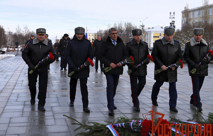 Тульские росгвардейцы поучаствовали в мероприятии, посвященном 82-й годовщине окончания тульской оборонительной операции Тульские росгвардейцы поучаствовали в мероприятии, посвященном 82-й годовщине окончания тульской оборонительной операции
