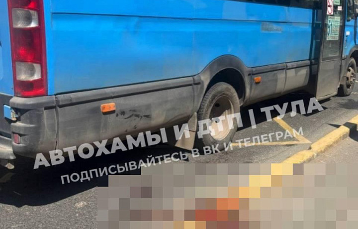 В Туле пенсионерку госпитализировали после падения при выходе из автобуса В Туле пенсионерку госпитализировали после падения при выходе из автобуса