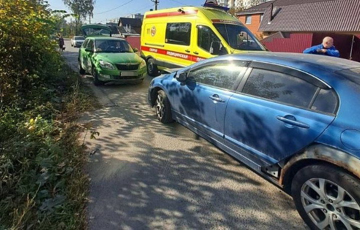 Девушка пострадала в ДТП на улице Заварной в Туле Девушка пострадала в ДТП на улице Заварной в Туле