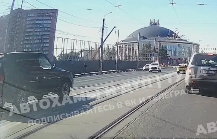 В Туле вылетевший на «встречку» водитель сразу же встретился с ГАИ В Туле вылетевший на «встречку» водитель сразу же встретился с ГАИ