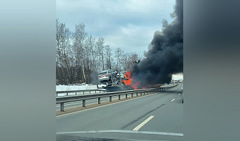 В Серпухове загорелся автовоз с новыми машинами Haval из Тульской области