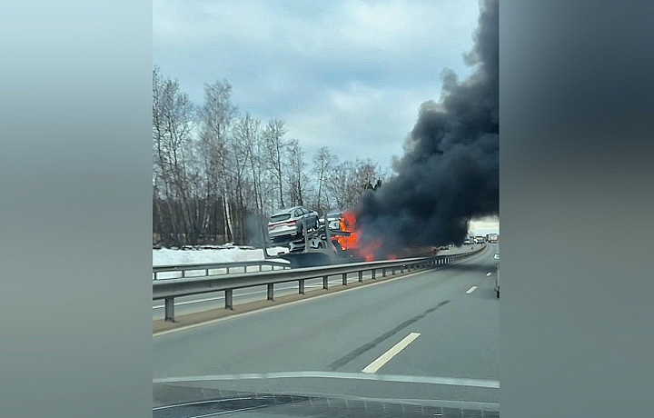 В Серпухове загорелся автовоз с новыми машинами Haval из Тульской области В Серпухове загорелся автовоз с новыми машинами Haval из Тульской области