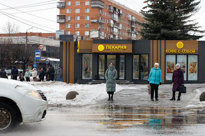 Улица полна снегожидкостей: фоторепортаж с затопленных дорог и тротуаров Тулы Улица полна снегожидкостей: фоторепортаж с затопленных дорог и тротуаров Тулы
