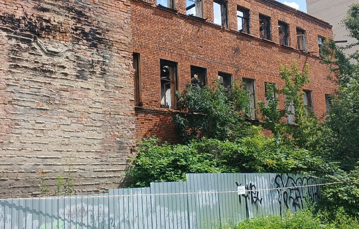 Руины на продажу: «кирпичной свалке» и пристанищу бомжей на улице Бундурина хотят дать вторую жизнь Руины на продажу: «кирпичной свалке» и пристанищу бомжей на улице Бундурина хотят дать вторую жизнь