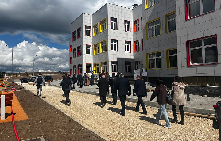 Власти Тулы осмотрели три строящихся объекта в новых районах Власти Тулы осмотрели три строящихся объекта в новых районах