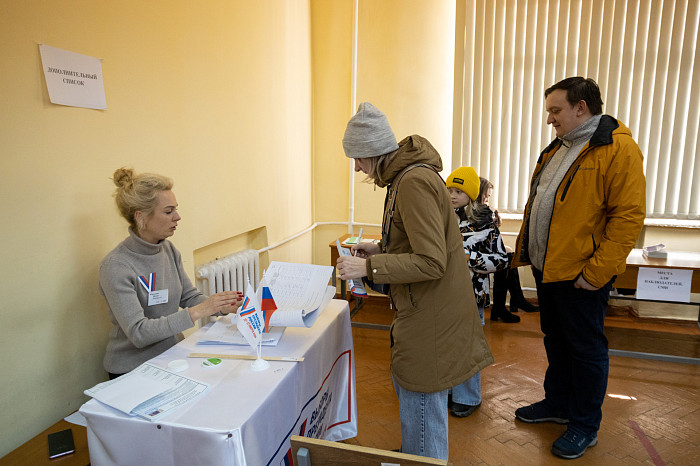 Как прошел второй день выборов в Туле: фоторепортаж с избирательных участков