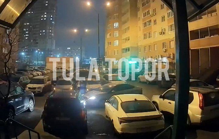 Появилось видео с моментом громкого хлопка на Зеленстрое в Туле Появилось видео с моментом громкого хлопка на Зеленстрое в Туле
